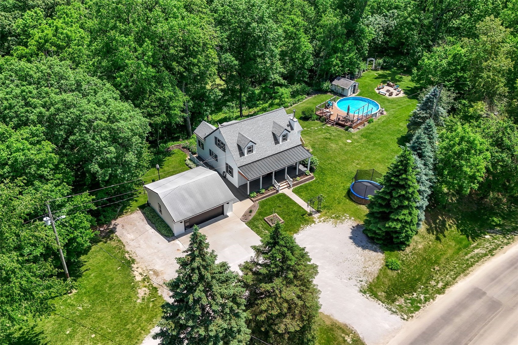 1388 Hickory Hollow Road NE Solon IA 52333