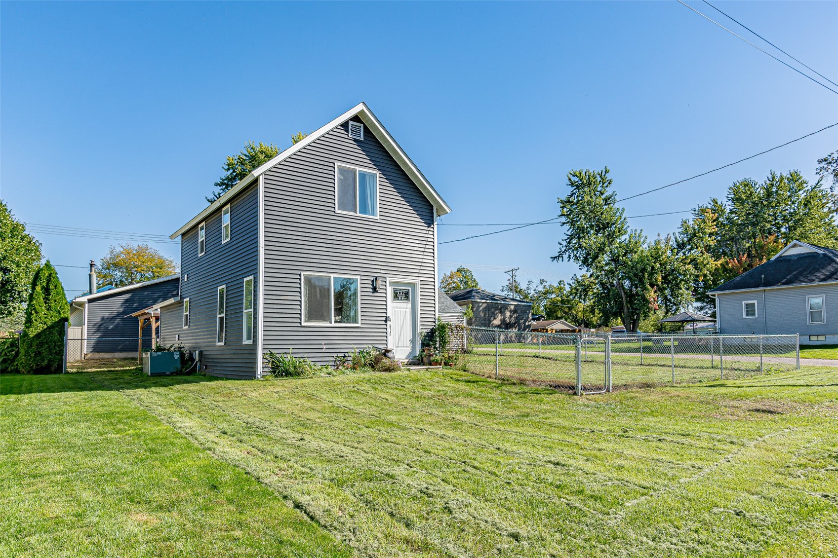1302 Central Avenue Center Point IA 52213