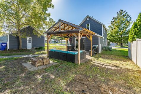 1302 Central Avenue Center Point IA 52213