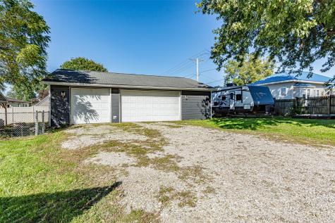 1302 Central Avenue Center Point IA 52213