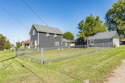 1302 Central Avenue Center Point IA 52213