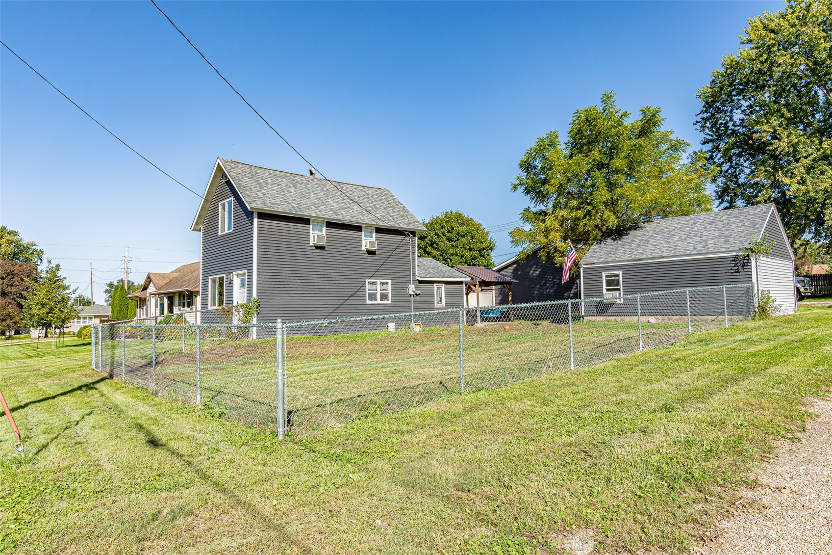 1302 Central Avenue Center Point IA 52213