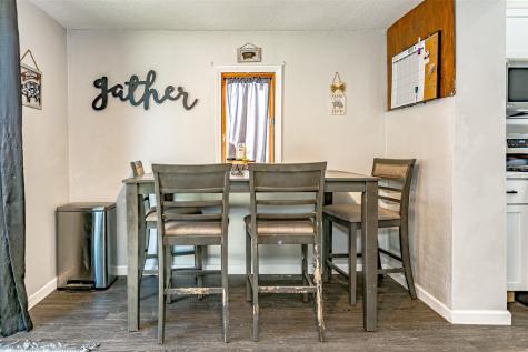 1302 Central Avenue Center Point IA 52213