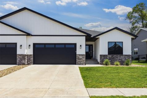 3040 Sunflower Street Ely IA 52227
