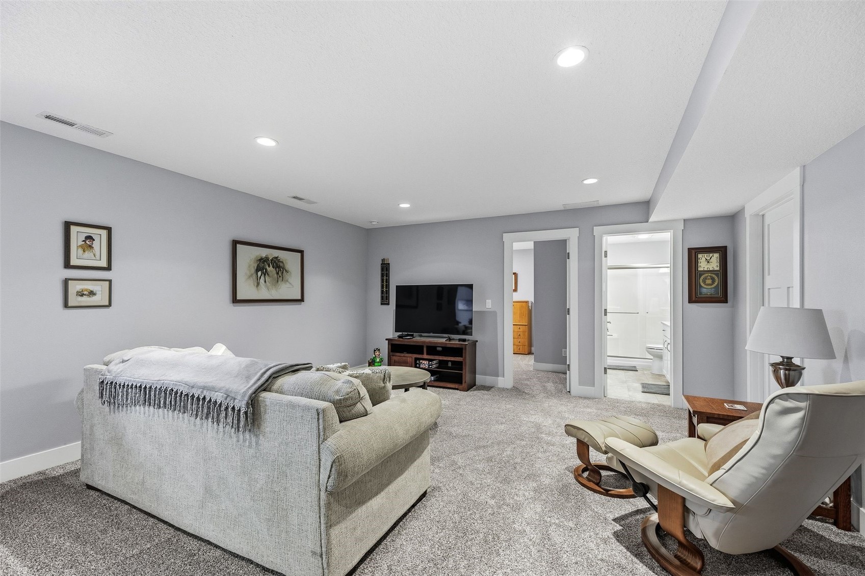3040 Sunflower Street Ely IA 52227