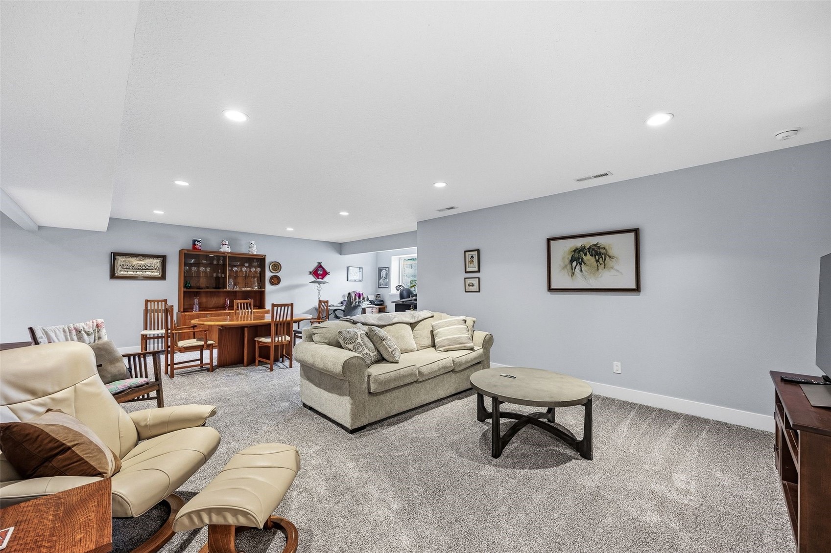 3040 Sunflower Street Ely IA 52227