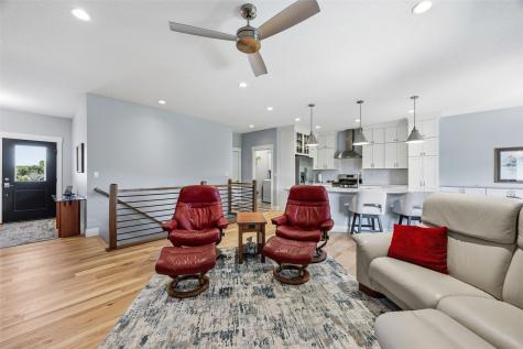 3040 Sunflower Street Ely IA 52227