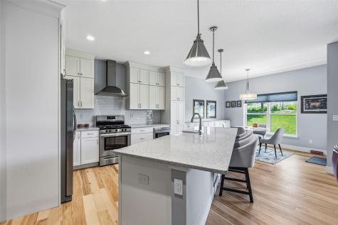 3040 Sunflower Street Ely IA 52227