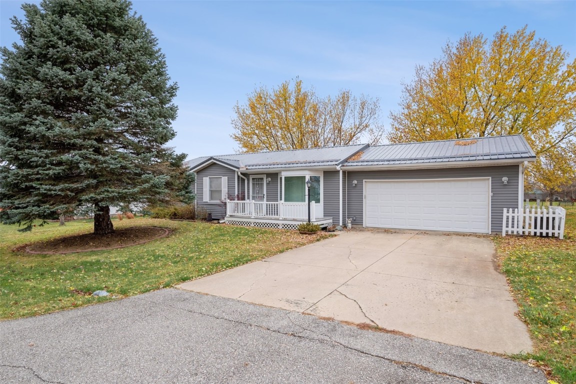 32 Prairie Drive Walker IA 52352