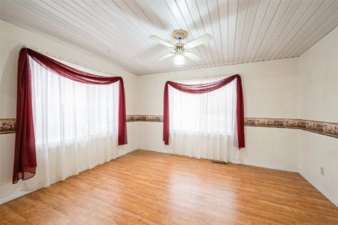 32 Prairie Drive Walker IA 52352