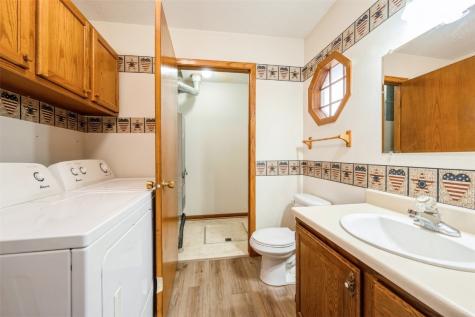 32 Prairie Drive Walker IA 52352