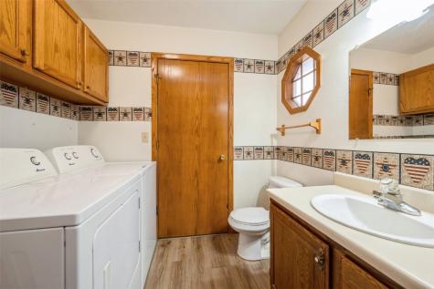 32 Prairie Drive Walker IA 52352