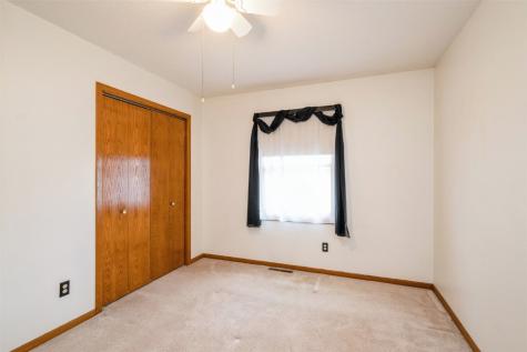 32 Prairie Drive Walker IA 52352