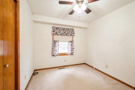 32 Prairie Drive Walker IA 52352
