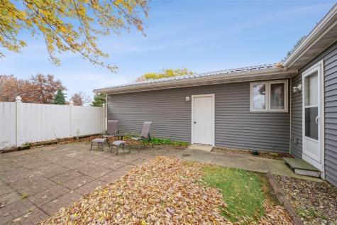 32 Prairie Drive Walker IA 52352