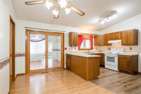 32 Prairie Drive Walker IA 52352