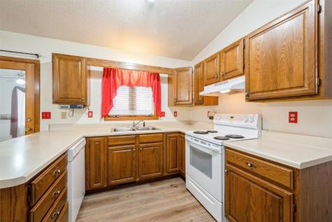 32 Prairie Drive Walker IA 52352