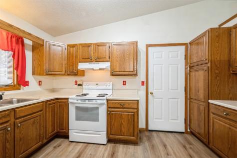 32 Prairie Drive Walker IA 52352