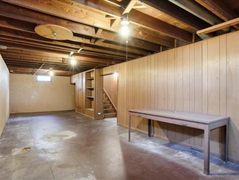 1635 Texas Avenue NE Cedar Rapids IA 52402