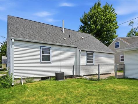 1635 Texas Avenue NE Cedar Rapids IA 52402