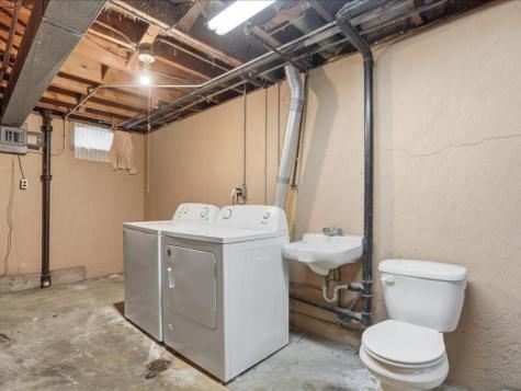 1635 Texas Avenue NE Cedar Rapids IA 52402