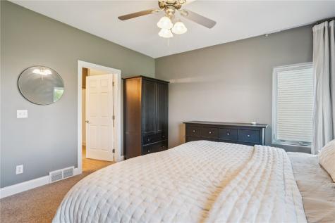 4307 Viola Street NE Cedar Rapids IA 52411
