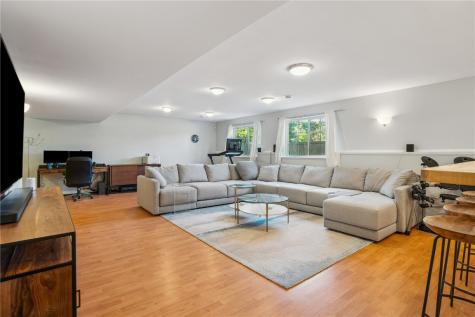 4307 Viola Street NE Cedar Rapids IA 52411