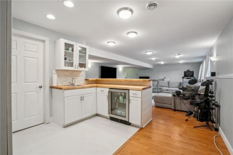 4307 Viola Street NE Cedar Rapids IA 52411