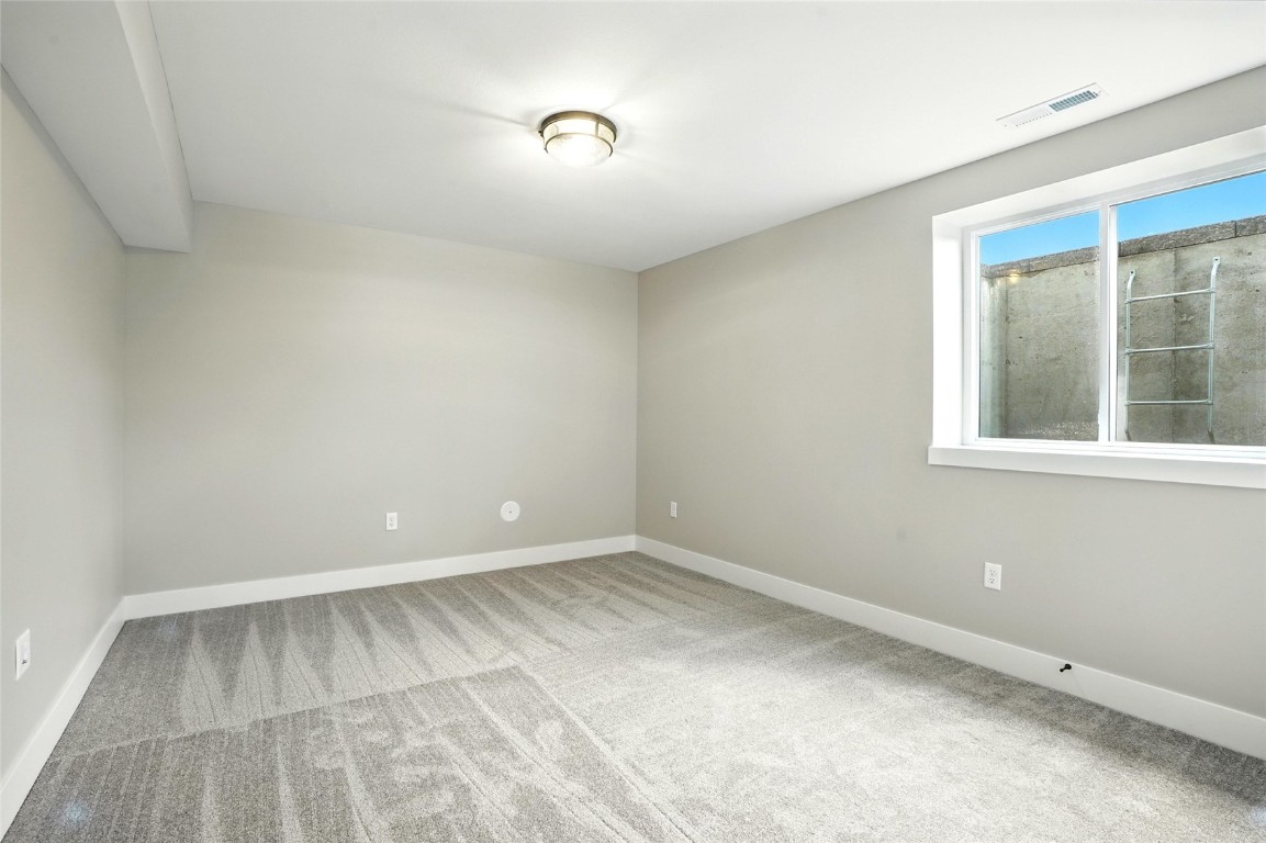 904 Long Drive Solon IA 52333