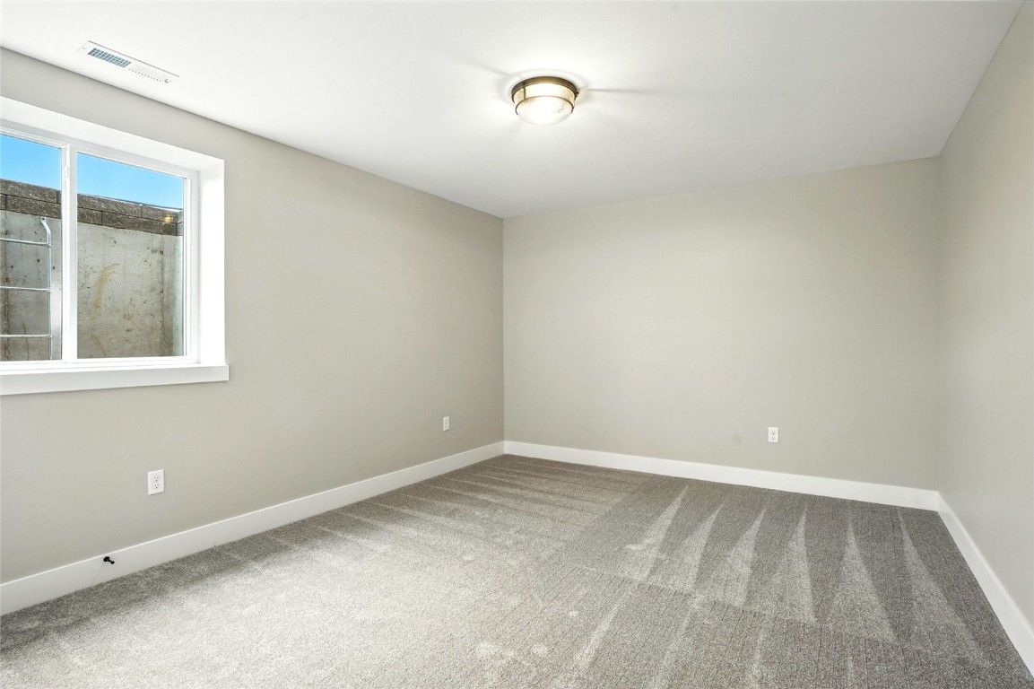 904 Long Drive Solon IA 52333