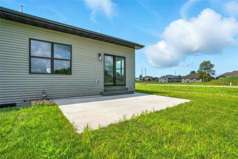 904 Long Drive Solon IA 52333