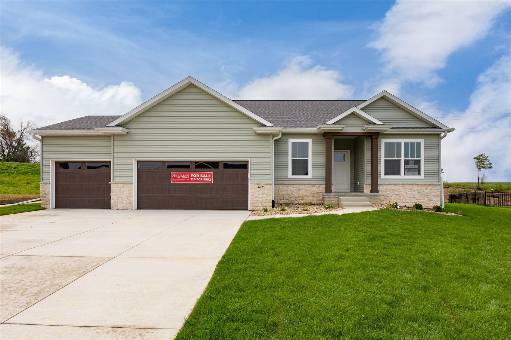 6925 Rock Wood Drive SW Cedar Rapids IA 52404
