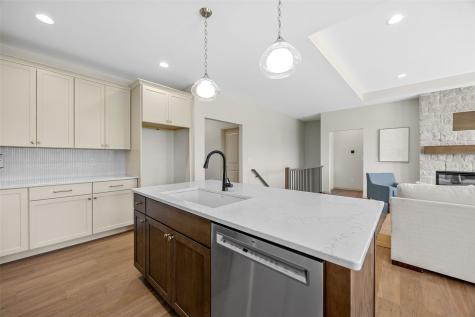 6925 Rock Wood Drive SW Cedar Rapids IA 52404