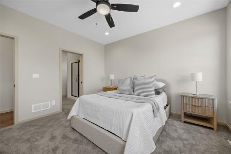 6925 Rock Wood Drive SW Cedar Rapids IA 52404