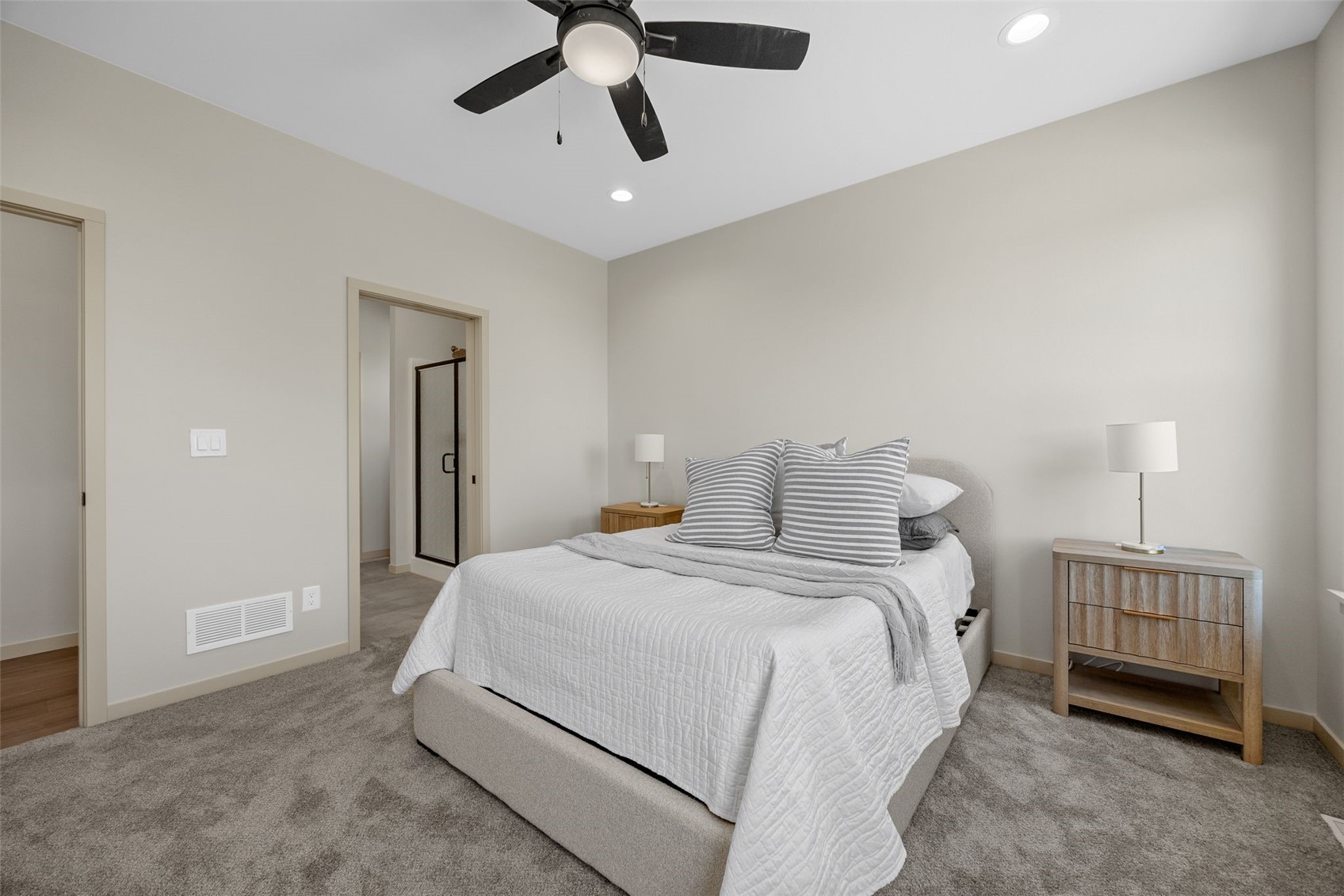 6925 Rock Wood Drive SW Cedar Rapids IA 52404