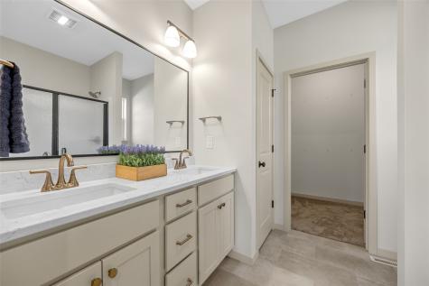 6925 Rock Wood Drive SW Cedar Rapids IA 52404