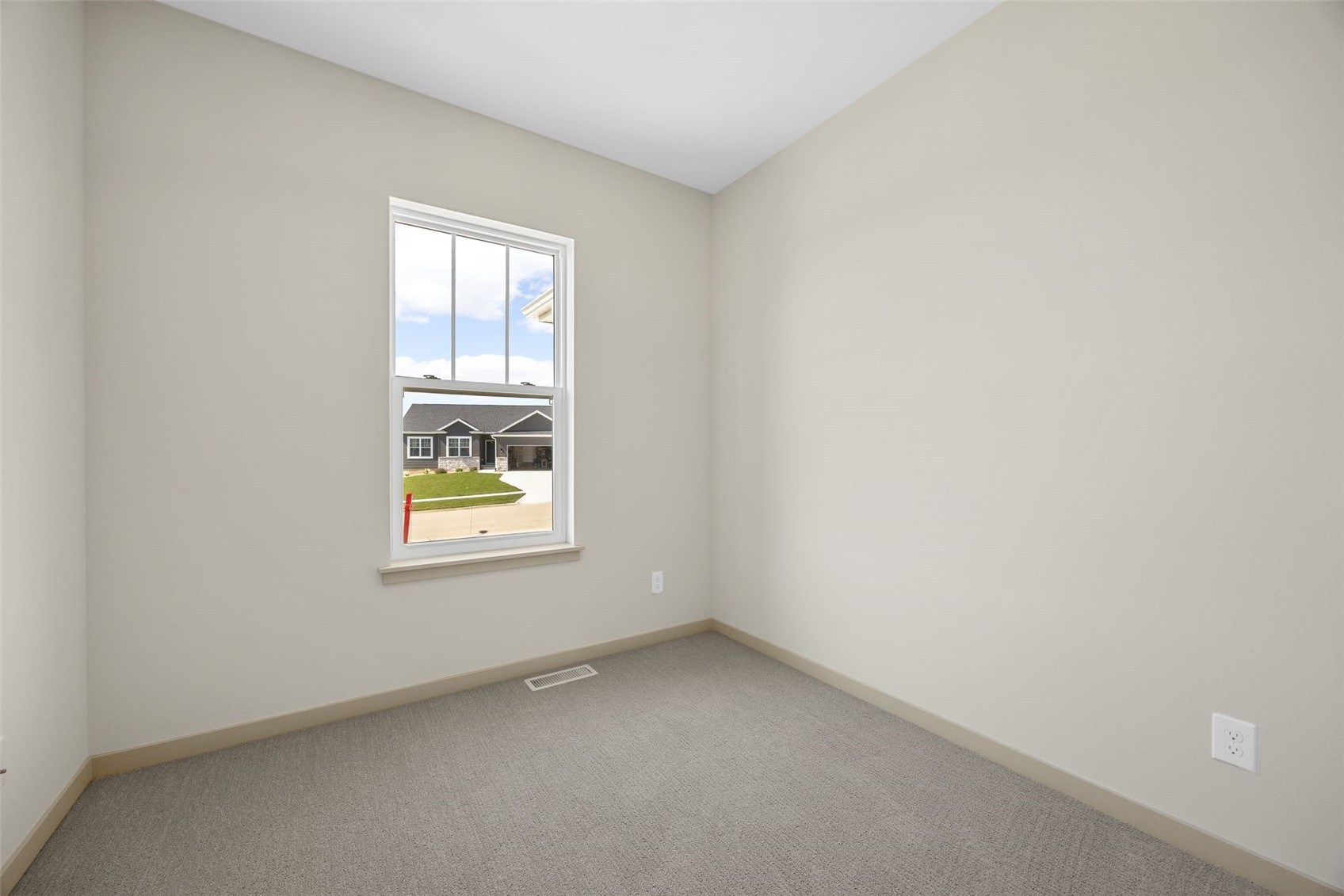 6925 Rock Wood Drive SW Cedar Rapids IA 52404