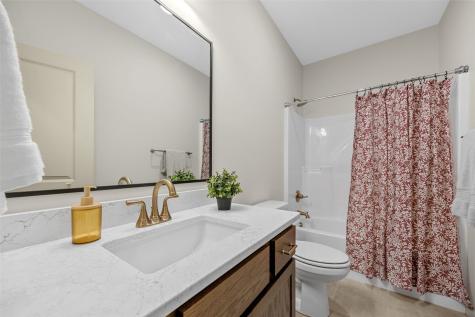 6925 Rock Wood Drive SW Cedar Rapids IA 52404