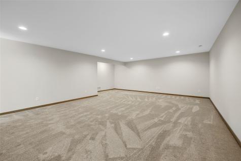 6925 Rock Wood Drive SW Cedar Rapids IA 52404