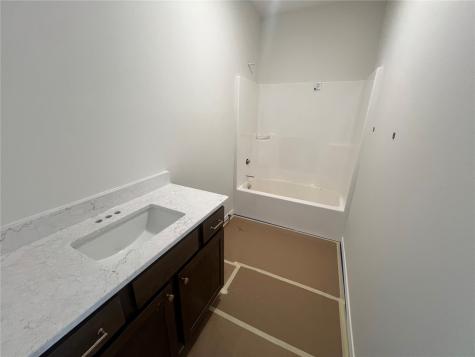 6925 Rock Wood Drive SW Cedar Rapids IA 52404
