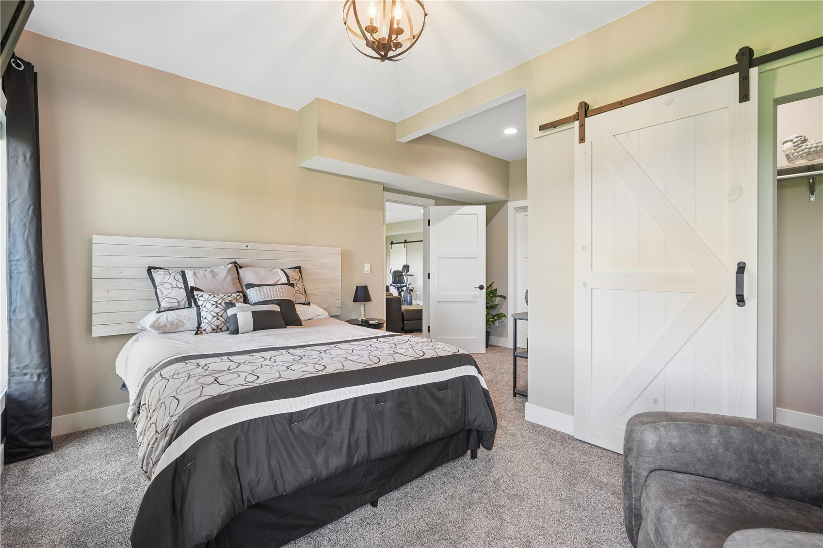 9125 Forest Chapel Road Anamosa IA 52205