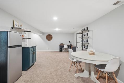 207 Drexel Drive SW Cedar Rapids IA 52404