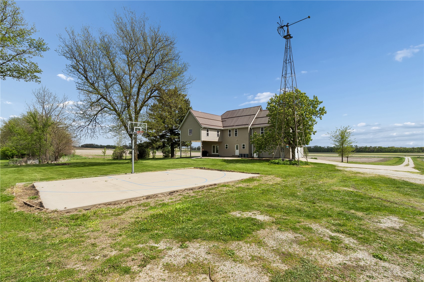 2375 55th Street Drive Vinton IA 52349