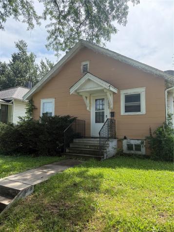 1357 Hinkley Avenue NW Cedar Rapids IA 52405