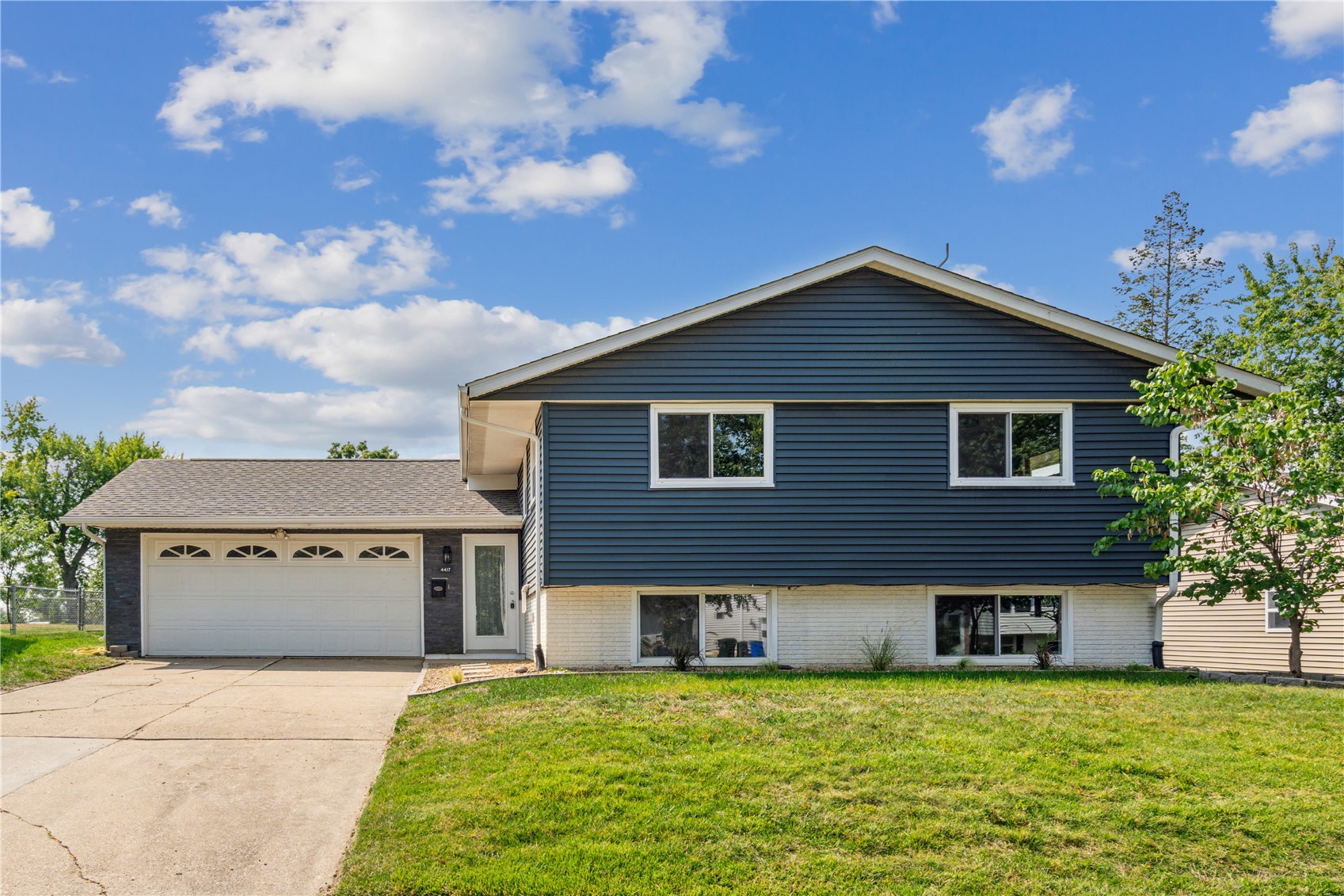 4417 Twin Pine Drive NE Cedar Rapids IA 52402