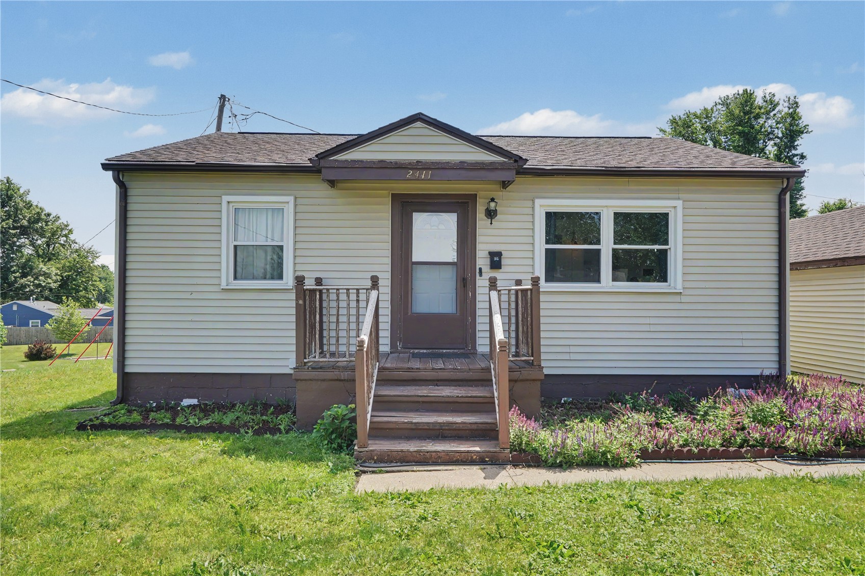 2411 Linwood Street SW Cedar Rapids IA 52404