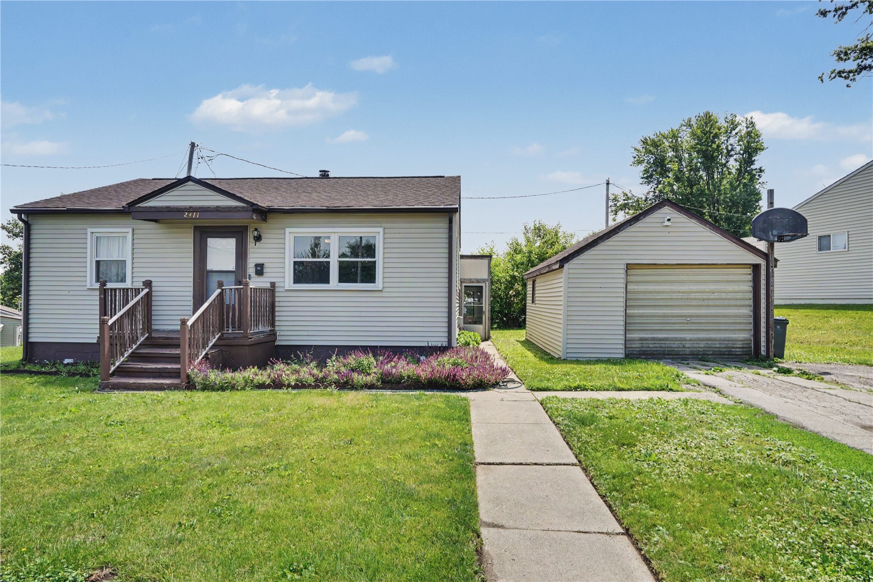 2411 Linwood Street SW Cedar Rapids IA 52404