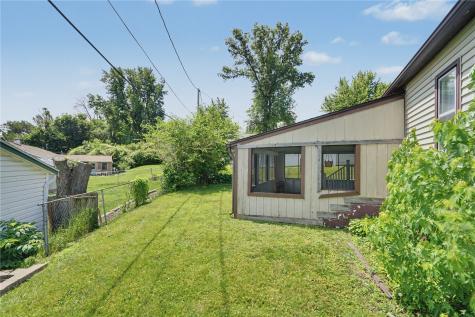 2411 Linwood Street SW Cedar Rapids IA 52404