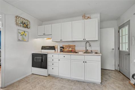 2411 Linwood Street SW Cedar Rapids IA 52404