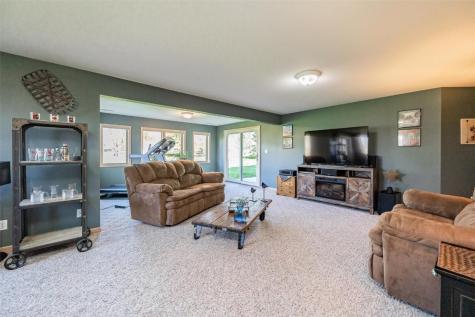 2495 Westwind Lane NE Cedar Rapids IA 52411